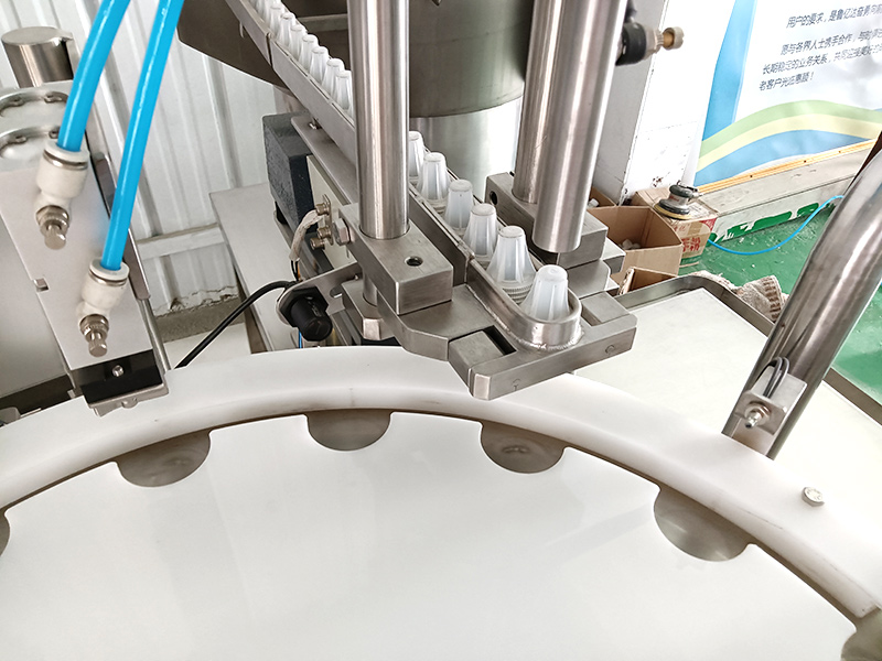 定量液體灌裝機(jī)4.jpg