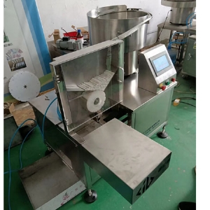 電蚊香液芯桿組裝機(jī)自動插棒機(jī)